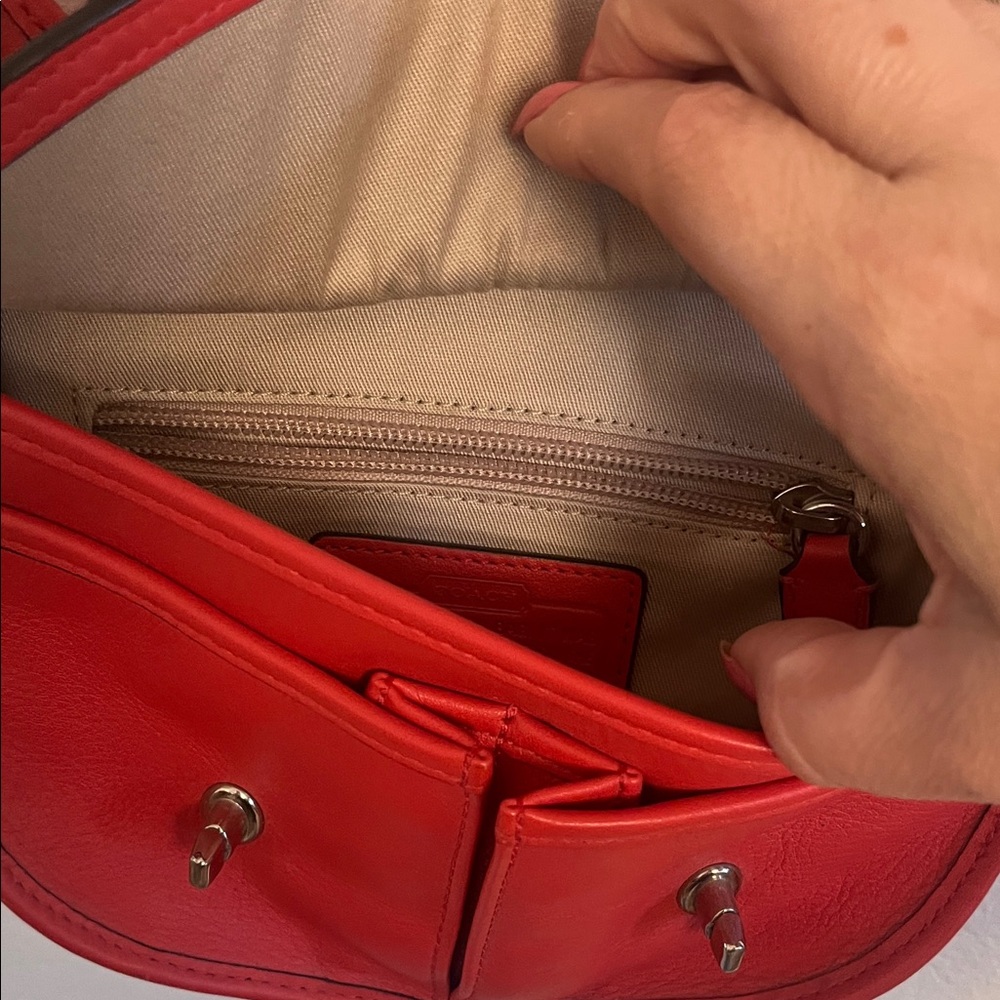 RARE Coach Vibrant Red Leather Shoulder Bag or Cross Body. - Picture 6 of 6